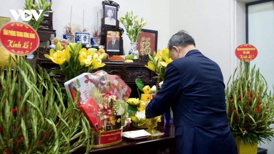 Party leader To Lam commemorates General Secretary Nguyen Phu Trong